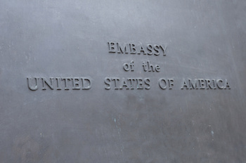 アメリカ沖縄領事館の求人情報